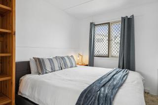 Vintage Ledge Point Beach Shack - 4