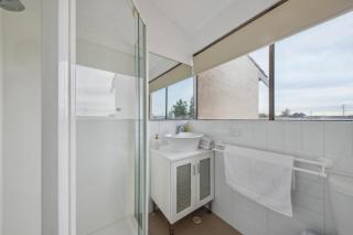 Absolute beachfront villa, Ledge Point - 0