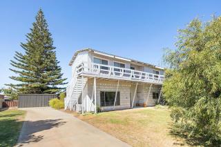 Beach Haven - light, cosy and close to the beach - 4