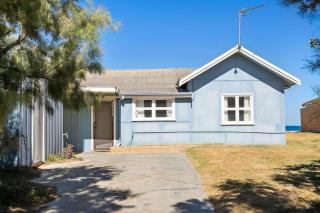 The Blue Beach House, 3 star accommodation 5 star view - 8