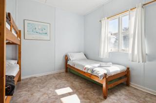 The Blue Beach House, 3 star accommodation 5 star view - 7