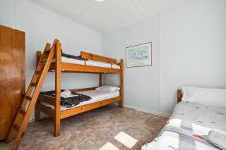 The Blue Beach House, 3 star accommodation 5 star view - 1