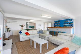 Saltwater Sanctuary, by the sea - 5