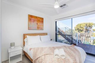 Wildwood, ocean views to the horizon - 1