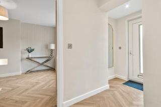 Entire Home in Renfrewshire - 2