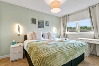 Entire Home in Renfrewshire - 6