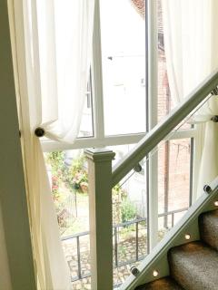 The Mews Pet Friendly and Parking - Petworth - 3