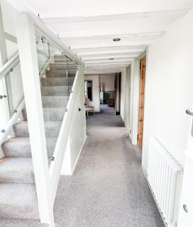 The Mews Pet Friendly and Parking - Petworth - 8