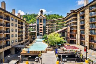 Gatlinburg Town Square - Gatlinburg - 5