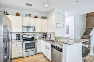 Beautiful & Cozy 4bd Home, Gated Community - 6