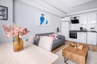 Newly Built in Sisli • Fast WiFi • Elevator - Istanbul - 3