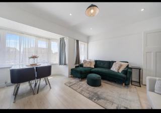 Emerald Cove Enfield - Ponders End - 0