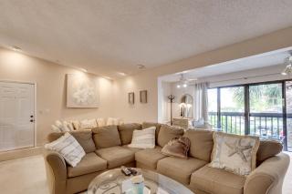 Pool and Ocean Access Palm Beach Gardens Condo - 5