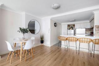 2 Paradise Pool Parking Huge 1br Cbd - 5