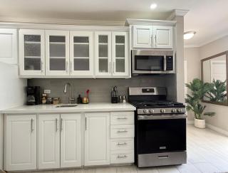 Modern City Apartment - 9