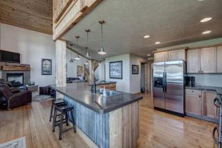 Holy Terror Chalet At Terry Peak Ski Resort - Lead - 4