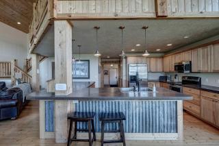 Holy Terror Chalet At Terry Peak Ski Resort - Lead - 7