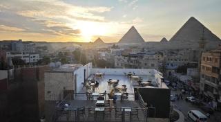 Pyramid Edge Hotel & Exclusive Pyramids View Rooftop - Kairo - 6