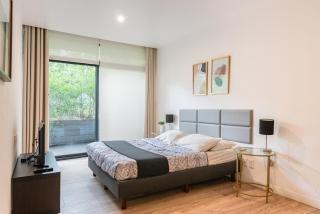 Private Balcony Rooftop Lounge Free Parking - 9