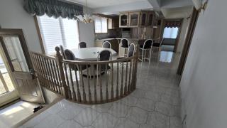 Spacious, Peaceful & Perfectly Located - 4BR,3BA - London - 5
