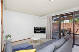 6 Tranquil Leafygreen Scarbbeach Townhse - Perth - 8