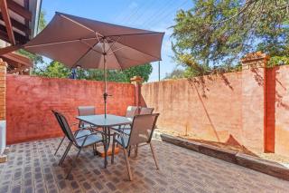 6 Tranquil Leafygreen Scarbbeach Townhse - Perth - 3
