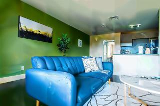 Boulevard Stays Prime Spot Cozy Bed Pool Free Parking - 5