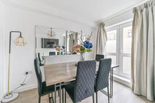 Lovely 2 bedroom apartment - 8