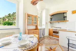 4 beds-sea view with private garage - 8