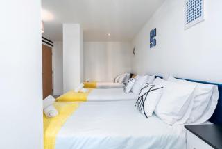 2BR 2BA Apartment Sleeps up to 5 With a Parking Bay - 1