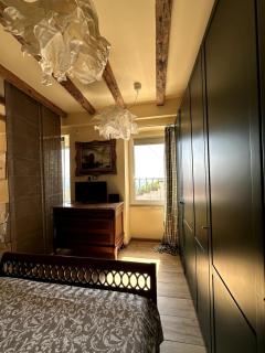 Stylish Seaside Apartment with Garden & Gulf Views - 9