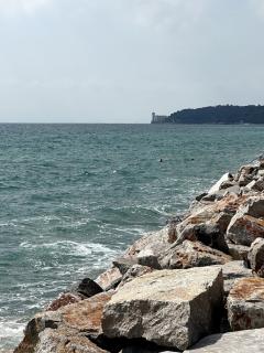 Stylish Seaside Apartment with Garden & Gulf Views - Trieste - 6