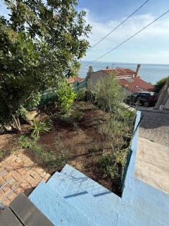 Stylish Seaside Apartment with Garden & Gulf Views - Trieste - 5