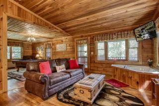 VIEW, Hottub, Pool table, Pet Friendly! - 4