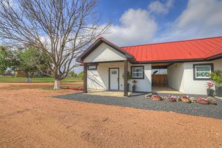 Cozy Casita with Hot Tub – Six Minutes from Main Street - Fredericksburg - 1