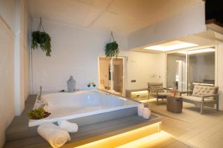 Luxury Penthouse with Jacuzzi & Large Terraces by Passeig de Gràcia - 1