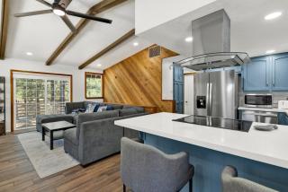 The Fox Den #2568 - 2