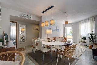 Family-Friendly Beach apartment with Sea View and Terrace - 1