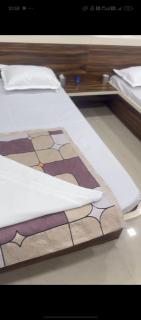Hotel Ananya Restaurant & Lodging in Shrigonda - - 1
