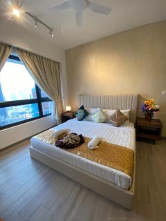 Agile kLCC Empire suite TRX by KL - 8