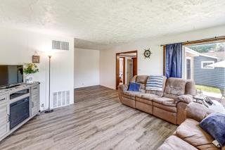 Waterfront Retreat with Dock and Yard in Reed City! - Reed City - 7