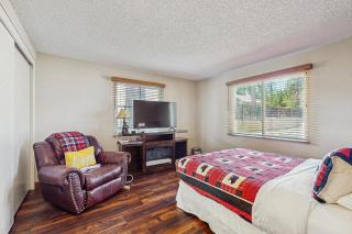 Meadow-Front Metcalf Bay Gem #542 - 5