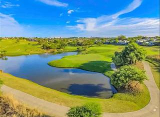 2 Bed in Spectacular Golf Estate - 1