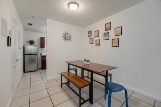 Stylish 2br Near Miami Dt & Brickell Free Parking - 3