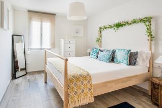 Charming Apartment With Vibrant Accents - 7