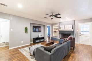 Texas Escape with pool & office - 5