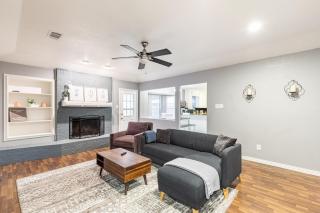 REMODELED 3 bdrm, pool & office - Hurst - 8