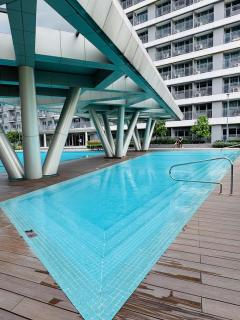 KD's Home - Fast WiFi, Netflix , Pool , Karaoke - Manila - 3