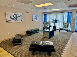Coastal Comfort Hotel - - 7