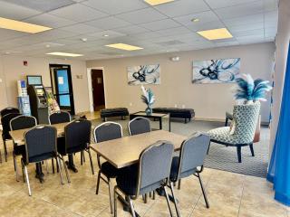 Coastal Comfort Hotel - - 6
